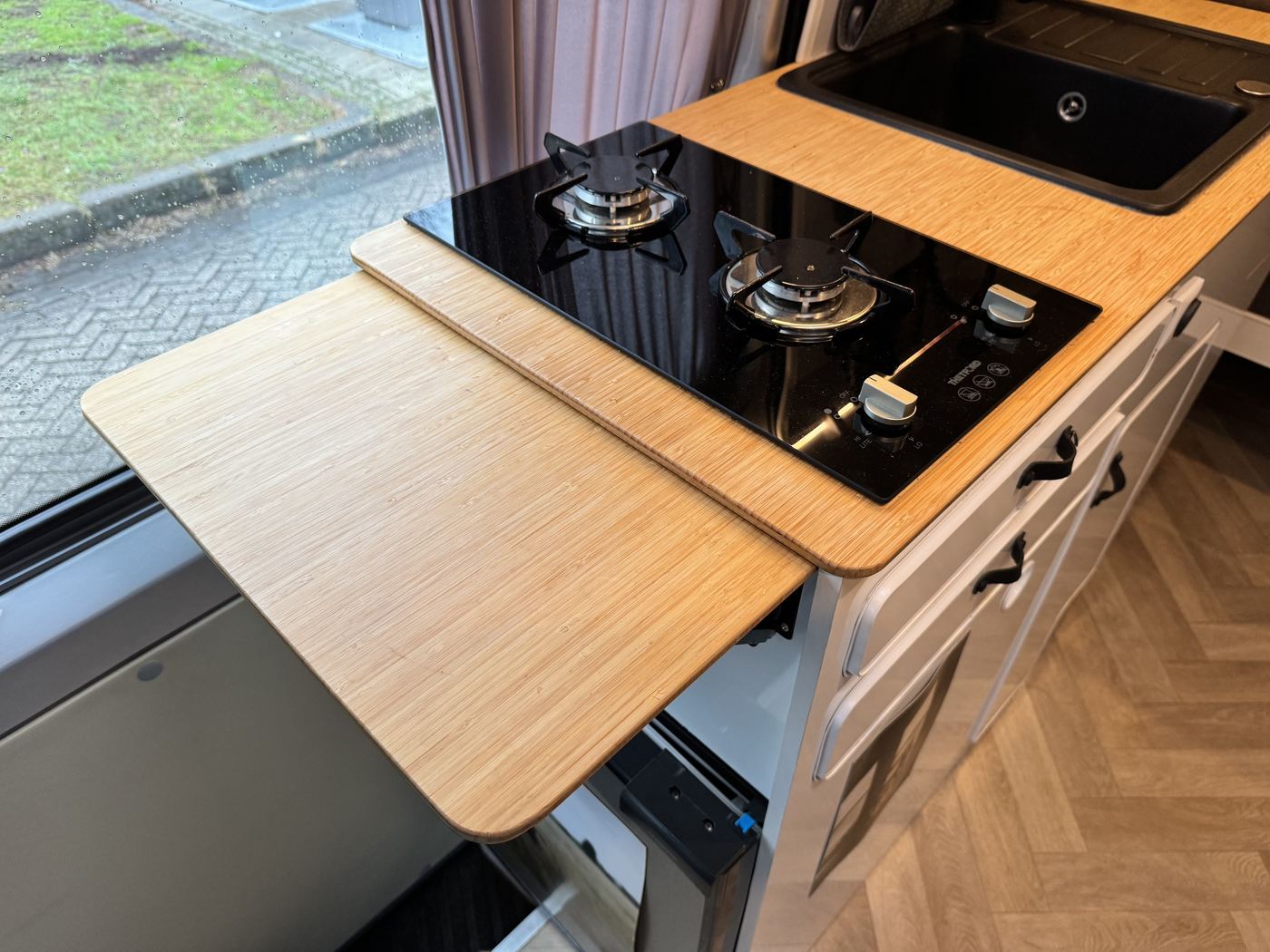 Gaskookplaat met bamboe afdekking